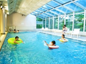 室内温水プール